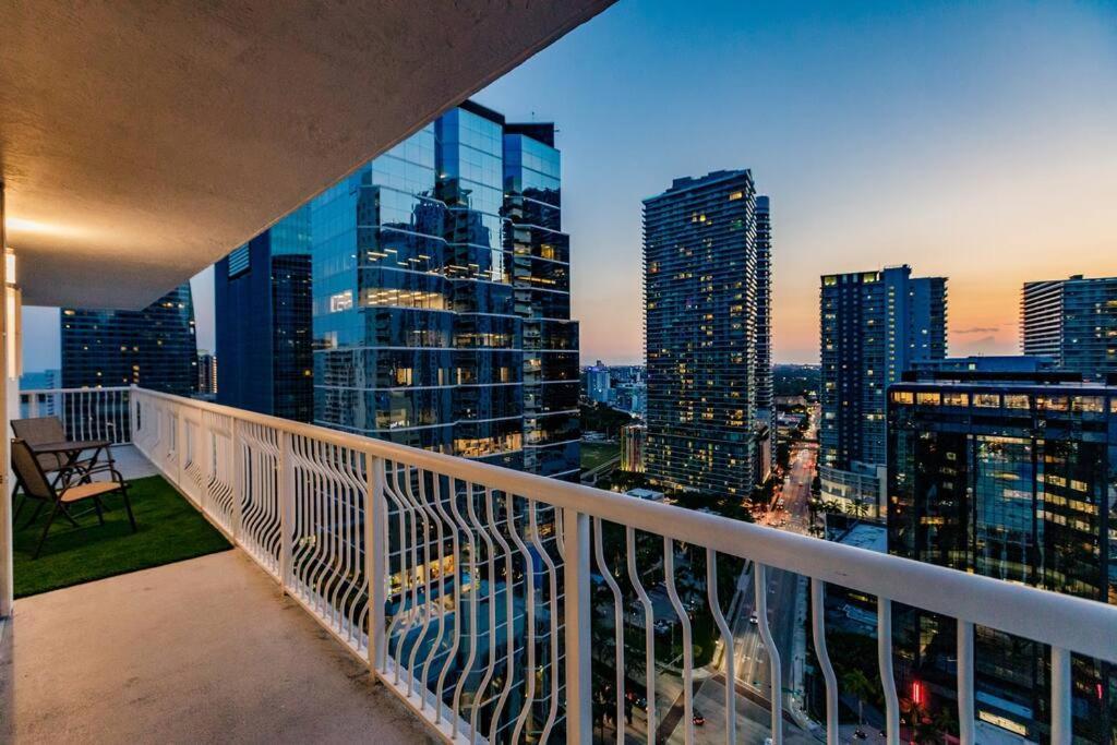 Upscale Brickell 3 Bedroom With Water Views And Free Parking Miami Esterno foto