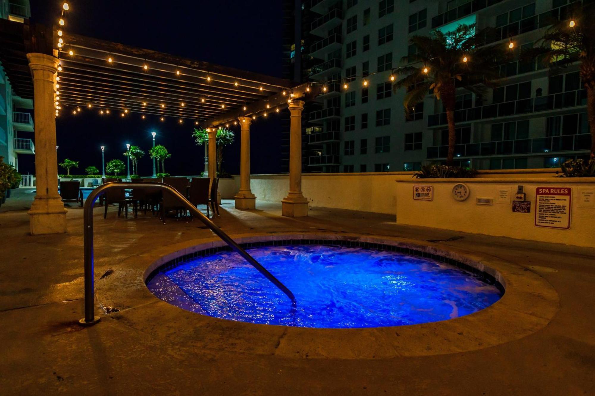 Upscale Brickell 3 Bedroom With Water Views And Free Parking Miami Esterno foto