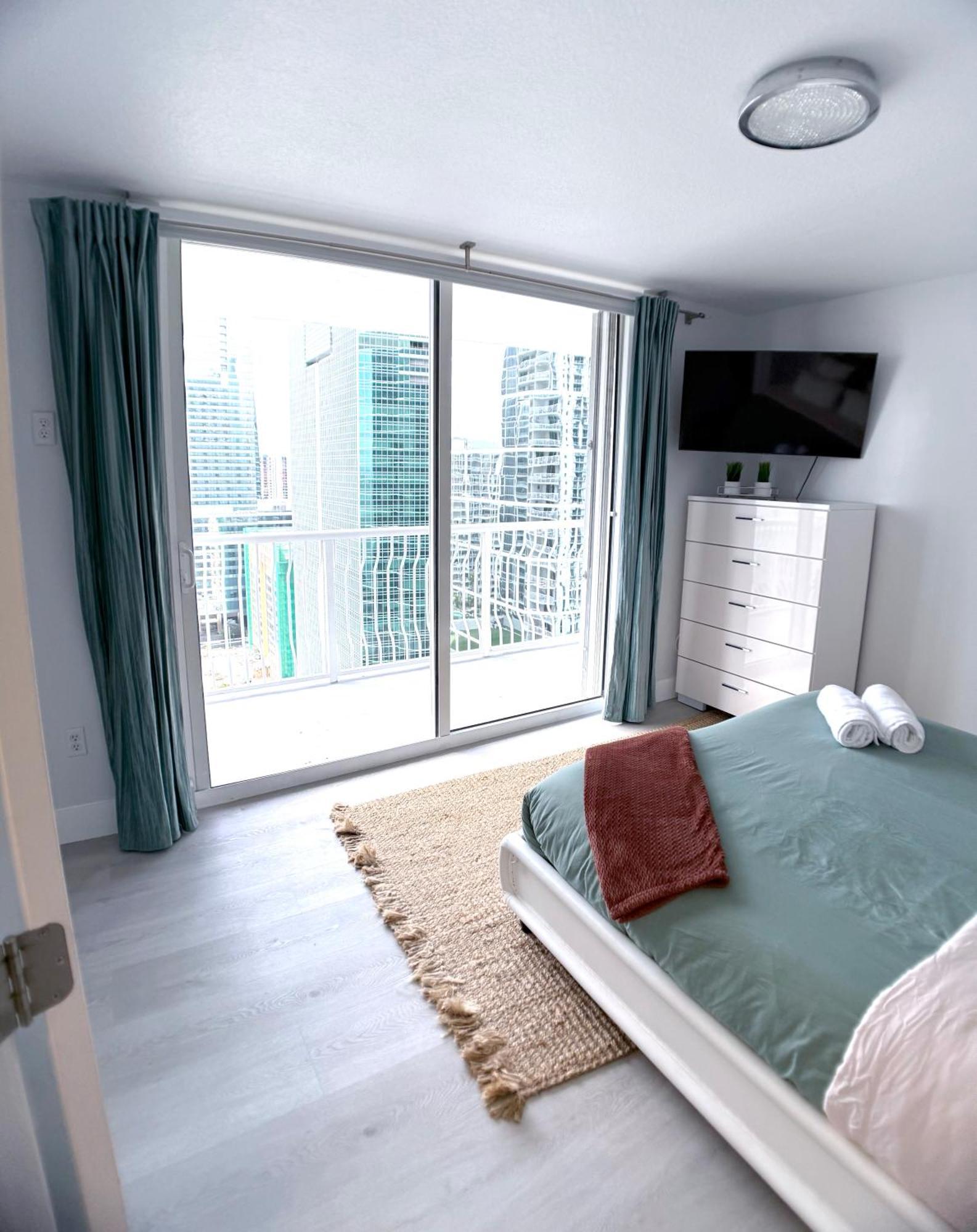 Upscale Brickell 3 Bedroom With Water Views And Free Parking Miami Esterno foto